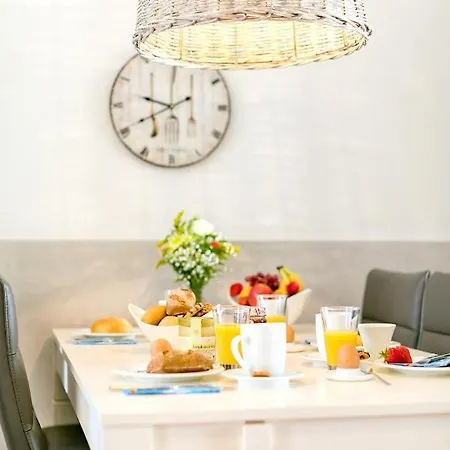 Friedenstr_ _haus Lux_ *