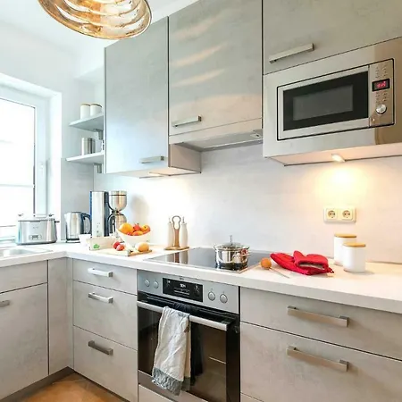 Friedenstr_ _haus Lux_ *